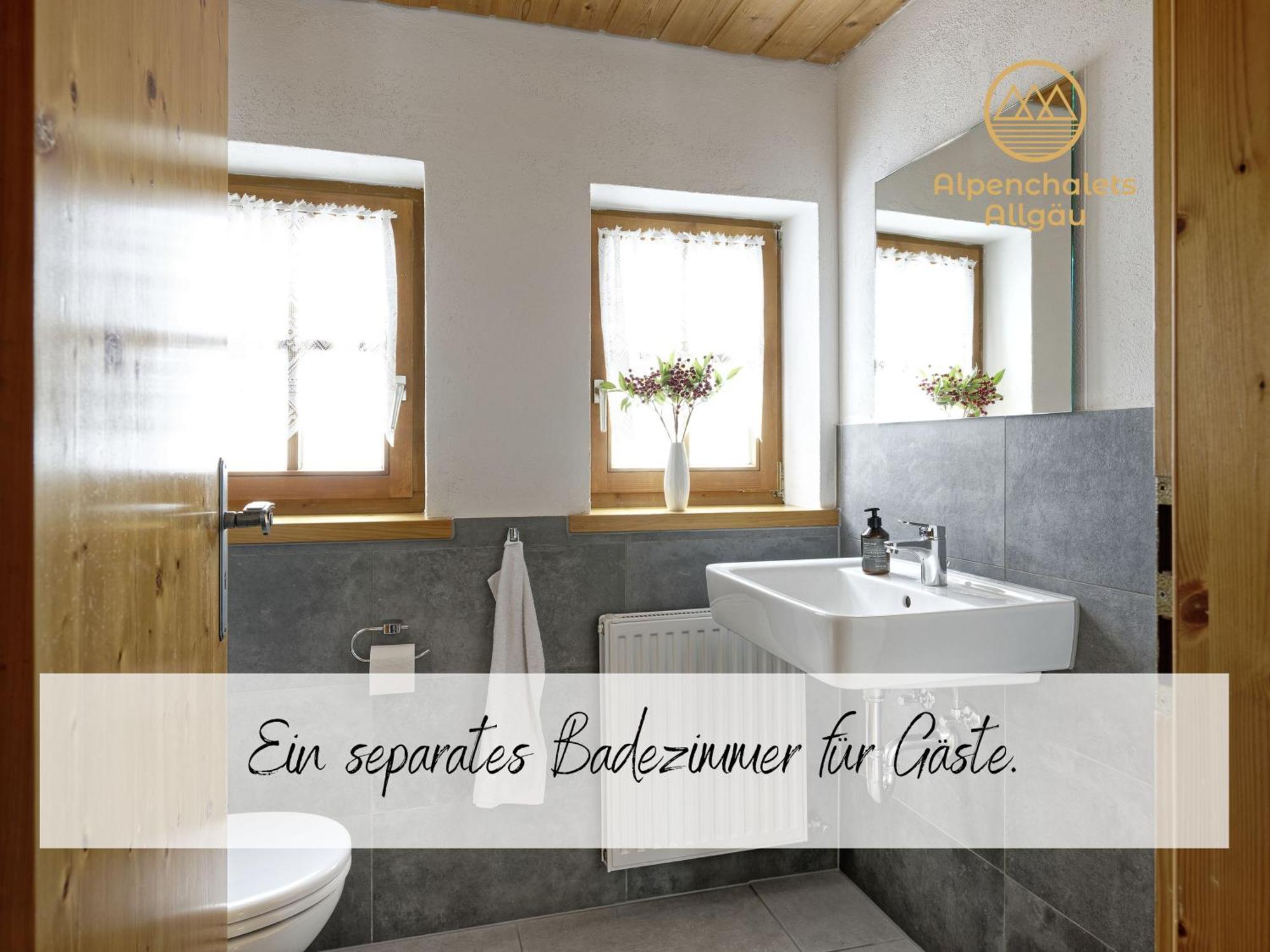 Apartment Allgäuer Alpenchalets: Cozy Mountain Retreat With Dog-friendly Options *