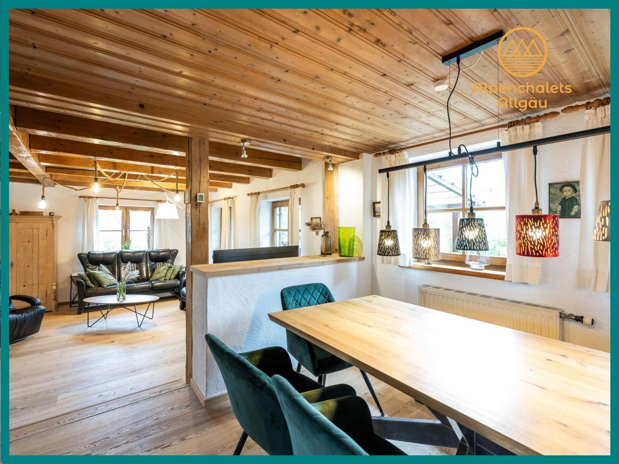 Allgäuer Alpenchalets: Cozy Mountain Retreat With Dog-friendly Options Apartment *